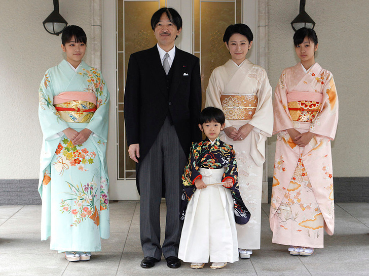 Почему женщины японской императорской семьи должны выбирать между титулом и любовью