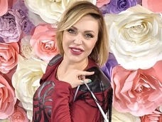 Алла Довлатова произвела фурор снимком в бикини после родов