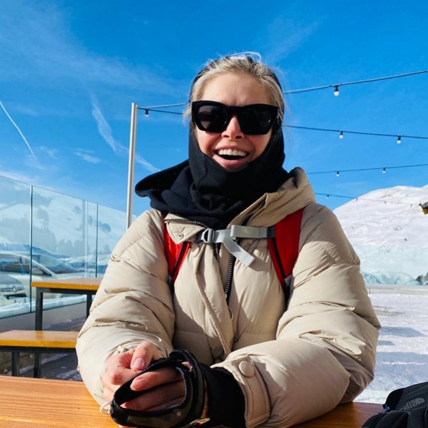 И лыжи, и загар: как Вера Брежнева провела время в Италии с мужем и младшей дочерью