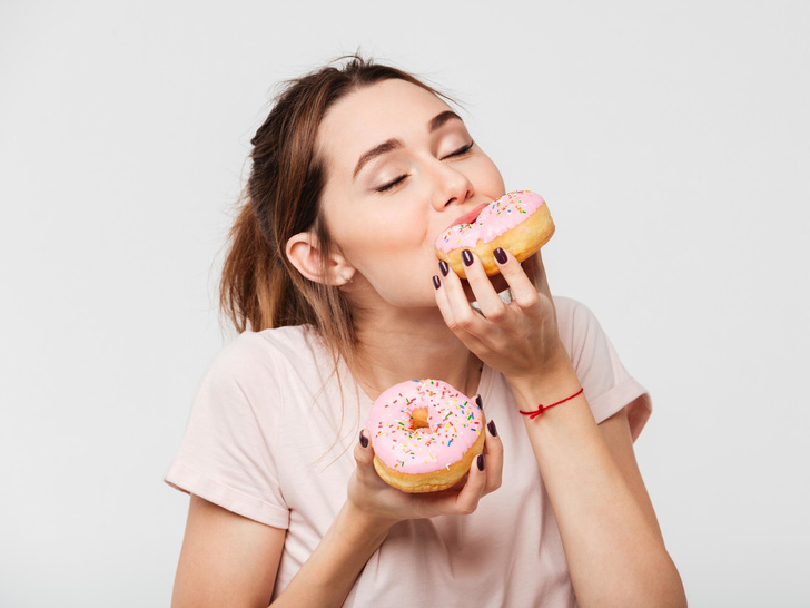 Кофе, сладости и дневной сон: 8 «вредных» привычек, которые на самом деле полезны для вашего здоровья