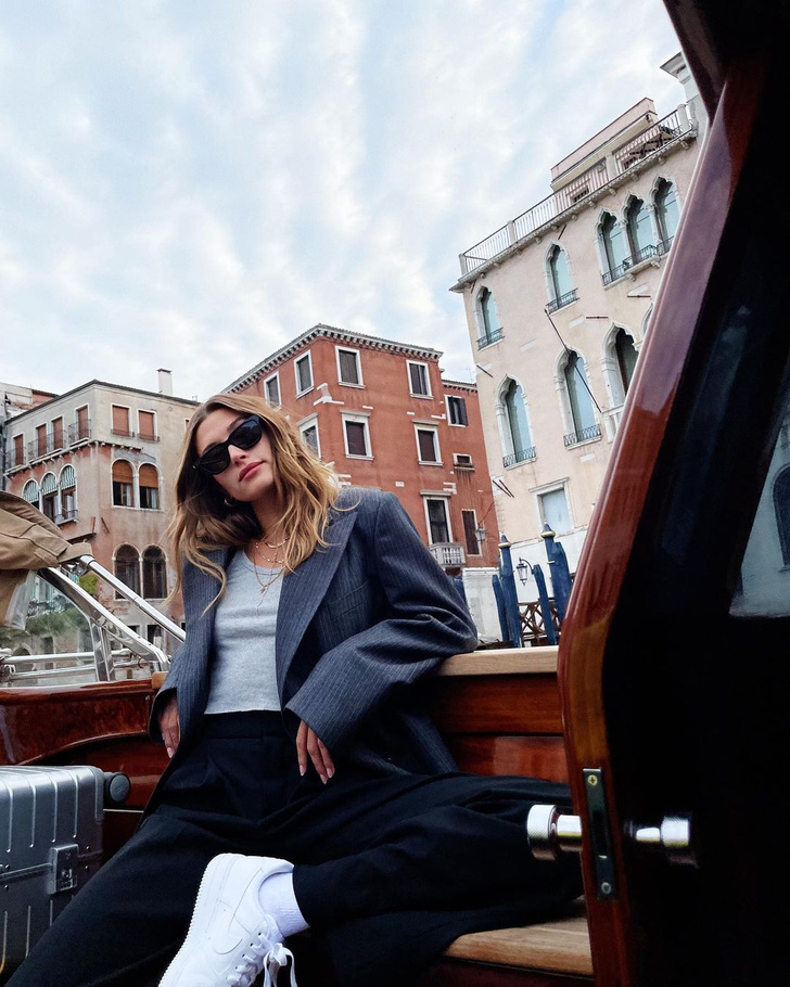 Все к лицу: два совершенно разных образа Хейли Бибер в Венеции
