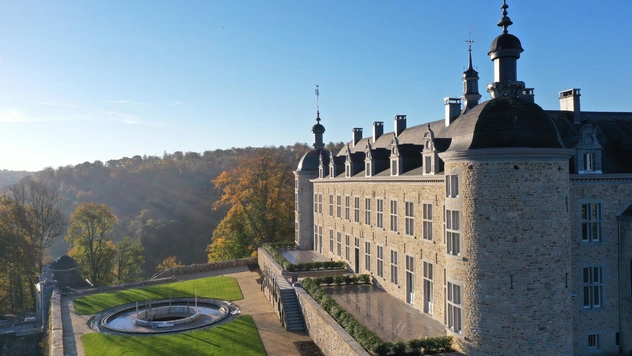 Отель Château de Mirwart в здании бывшего замка