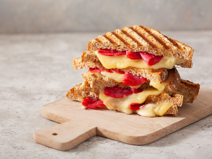 Аппетитные сэндвичи с сыром: рецепты простых перекусов, которые никого не оставят равнодушным