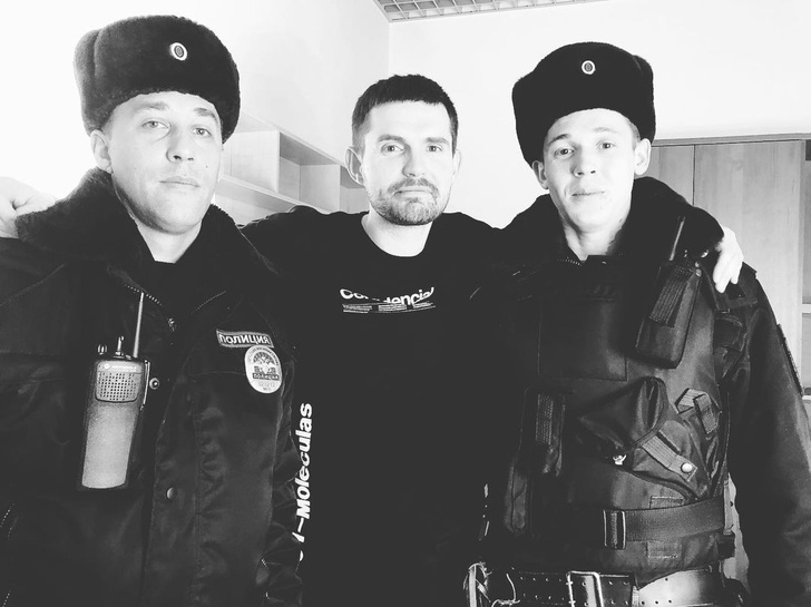 Полиция оштрафовала Сергея Шнурова и Noize MC за мат на концерте