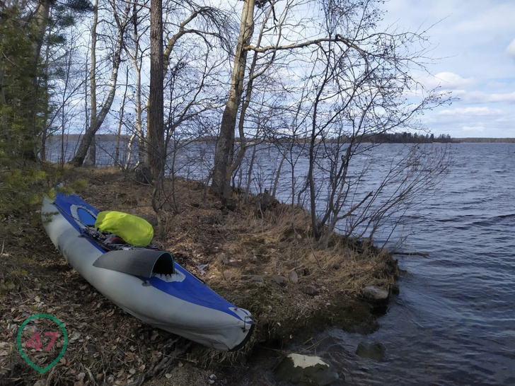 Каякер-любитель из Петербурга чудом выжил после крушения лодки: спасли смекалка и спальные коврики