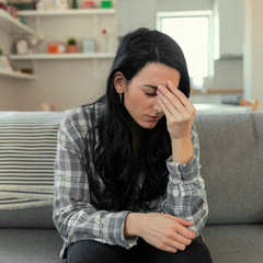 Не копите эмоции: мигрень, ОРВИ и еще 15 болезней «от нервов»