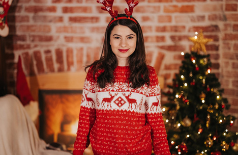 Тест: Выбери рождественский свитер, а мы скажем, какой маникюр сделать на Новый год 2023