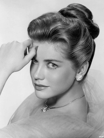 Долорес Харт, 1958 год