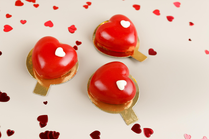 Как сказать о любви без слов: заказать десерт на День Святого Валентина в «Бруснике»