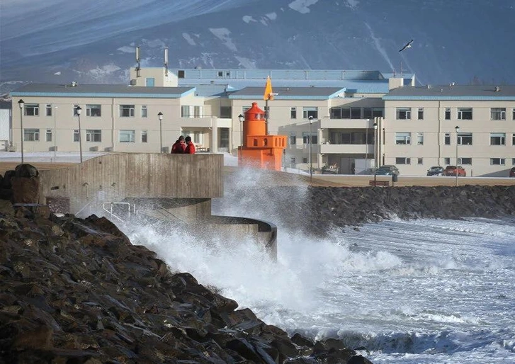 Купальня Guðlaug baths в Исландии