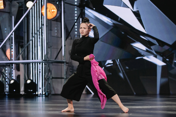 Анастасия Ивлеева пообещала танцовщику встречу с Элджеем. 5 историй, ради которых стоит посмотреть второй выпуск шоу «ТАНЦЫ»