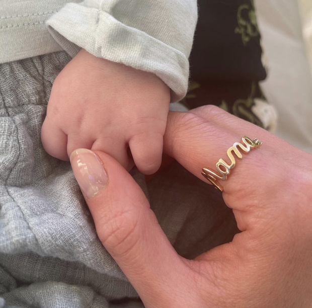 Фото №1 - Супермодель Карли Клосс раскрыла имя своего новорожденного сына. И оно очень семейное