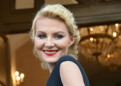 Земфира пела, а Эрнст произносил тост. Рената Литвинова отметила 55-летие