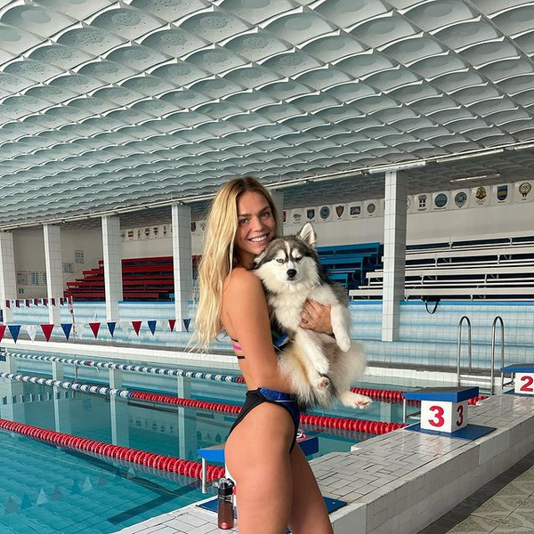 Самая горячая пловчиха России Юлия Ефимова родилась сегодня. Утопаем в ее жарких личных фото