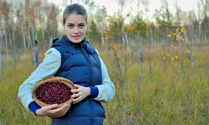 Терапевт Сухова рассказала, кому нельзя есть клюкву