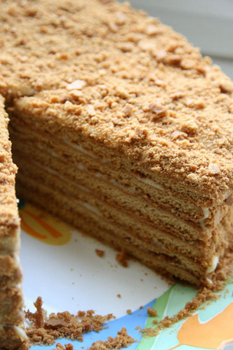 Фото №10 - Самый вкусный торт — медовик: классический рецепт [с фото, пошагово]