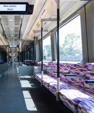 В Лондоне откроется новая линия метро с яркими сидениями