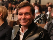 Похудевший Филипп Янковский, Паулина Андреева, Ирина Мирошниченко после ковида: сбор труппы МХТ