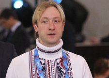 Евгений Плющенко сделает из вынутых шурупов погремушку для сына