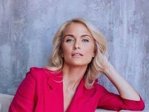 Не стоит на ногах и в неадекватном состоянии: пугающее видео Кати Гордон «под наркотиками»
