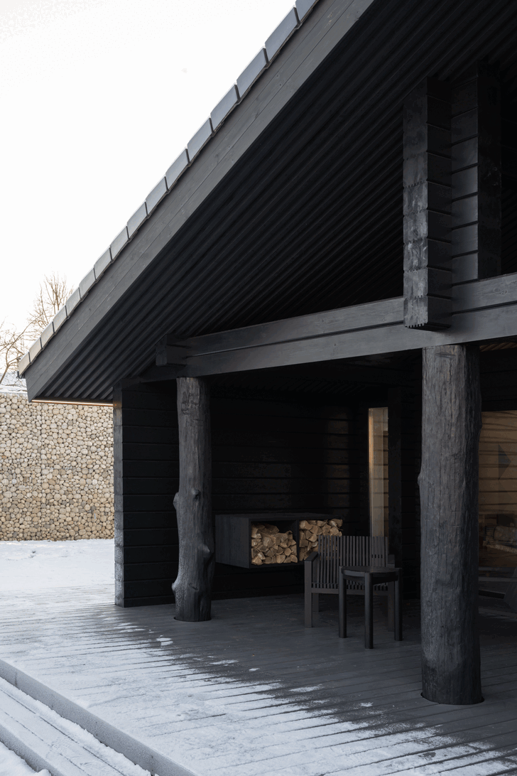 Фото №2 - Черный дом со светлым интерьером в Подмосковье
