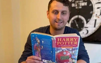 Гарри Поттер продал книгу о Гарри Поттере
