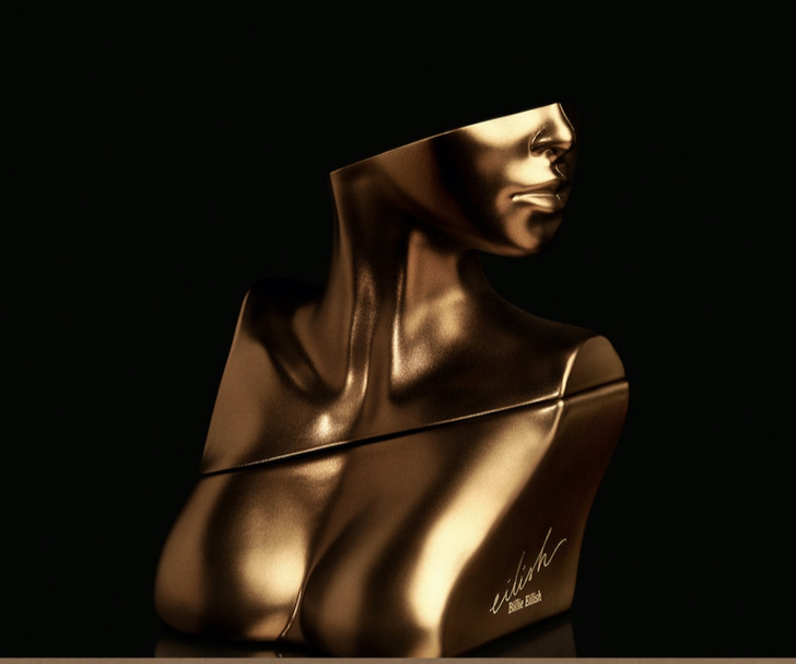 Билли Айлиш снялась обнаженной для своего дебютного парфюма и сделала слепок тела в золоте ради флакона