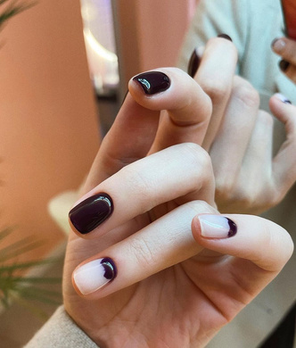 10 лаков для ногтей, которые будут в моде зимой 2022/23: от шоколадного до алого