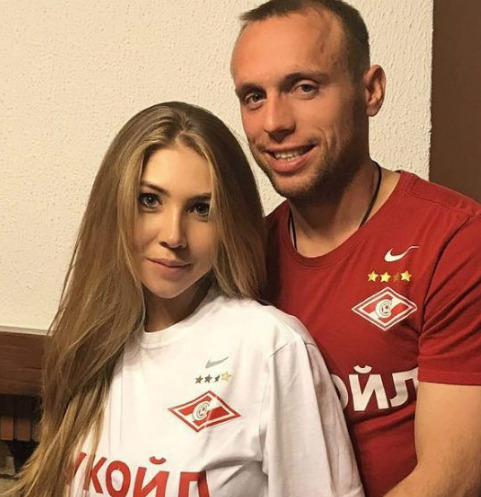 Денис Глушаков с женой Дарьей