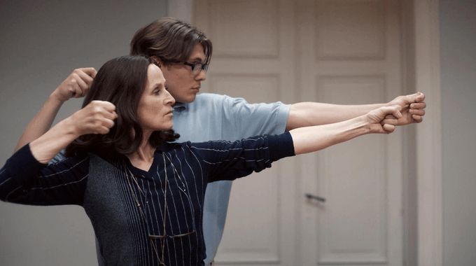 «Позволила себе отношения с мужчиной на 20 лет младше и ни о чем не жалею»: психолог комментирует историю читательницы