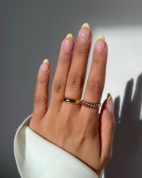 Маникюр цвета сливочного масла: 6 модных дизайнов ногтей в главном оттенке весны 2024