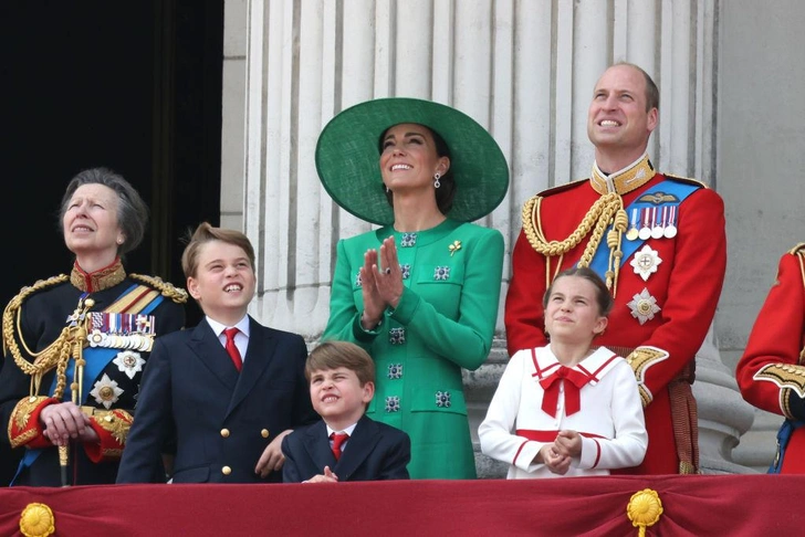 Снова всех очаровал и насмешил: принц Луи во время парада Trooping the Colour