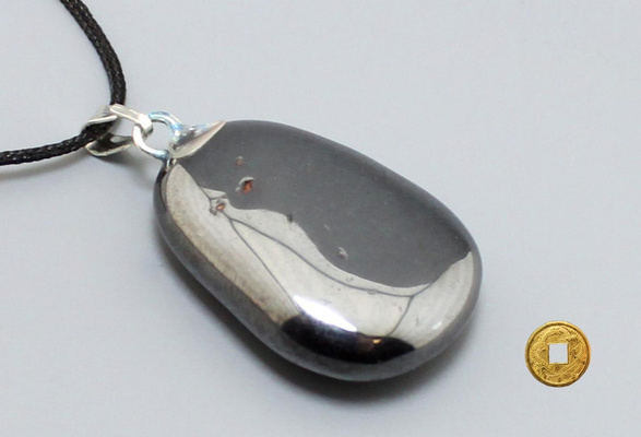 Кулон талисман из Гематита (2–2,5 см) + монета «Денежный талисман»