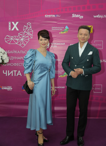 Блестящая Судзиловская, Кончаловский с женой, нежная Гришаева: открытие Забайкальского кинофестиваля