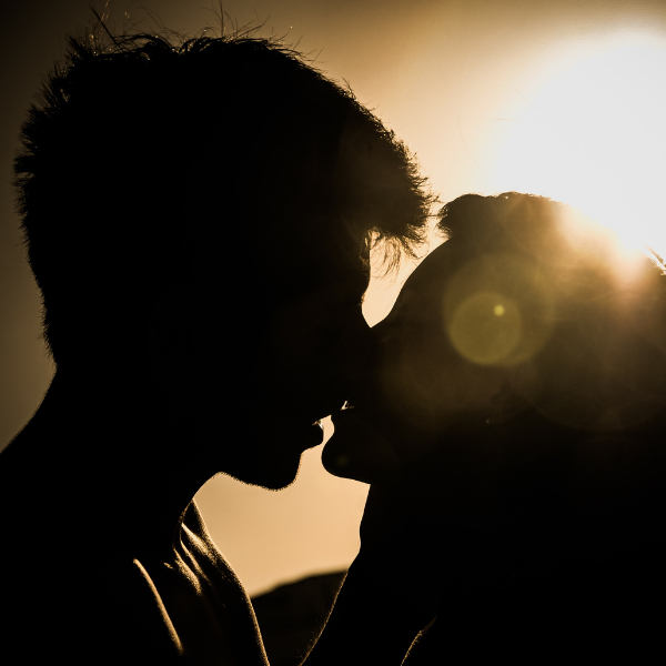 Тест: Каким будет твой первый поцелуй? 😘