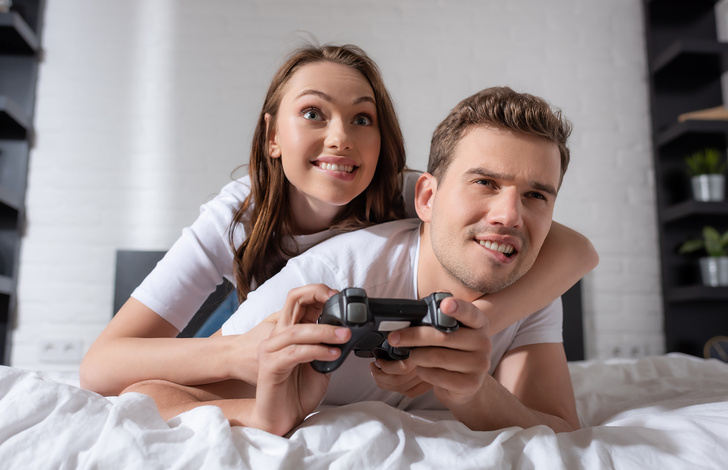 5 компьютерных игр, в которые можно сыграть с девушкой, чтобы романтический вечер плавно превратился в ночь