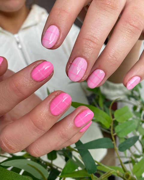 Ногти в стиле Барби: 18 самых модных розовых маникюров