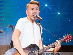Сергей Шнуров отказывался выступать за миллион долларов, а теперь записывает песни для сериалов