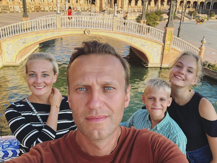 «Привет, кошарик»: какие письма Навальный пишет жене из тюрьмы
