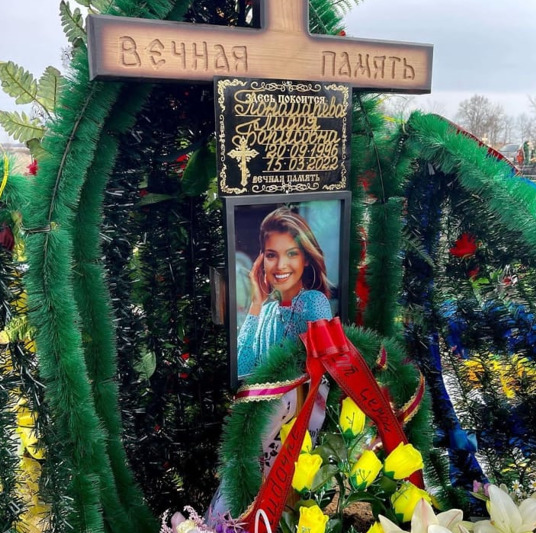 В Белгороде похоронили покончившую с собой модель Playboy Лидию Пономареву — фото