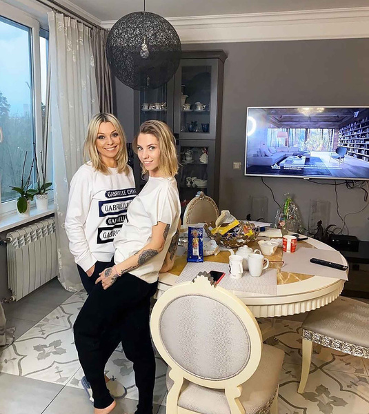 Особняк на Рублевке и квартира в центре Москвы: Ирина Салтыкова показала, как выглядит ее роскошное жилье