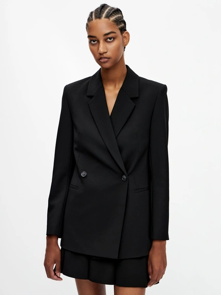 Костюм LimeЦена: 12 598 руб.Где купить: lime-shop.ru