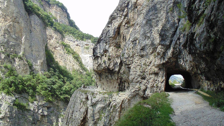 Удивительные места Северного Кавказа: 10 маршрутов для настоящих путешественников