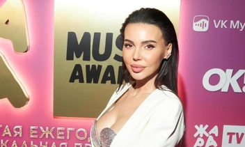 Оксана Самойлова показала, как в 2 раза удлинить ноги «правильными» джинсами — каждой понравится этот лайфхак
