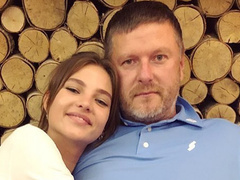 Алеся Кафельникова наконец помирилась с отцом и выложила совместное фото с ним