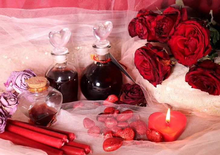 На любовь, удачу и богатство: ритуалы с обычной свечой, которые может провести любой человек
