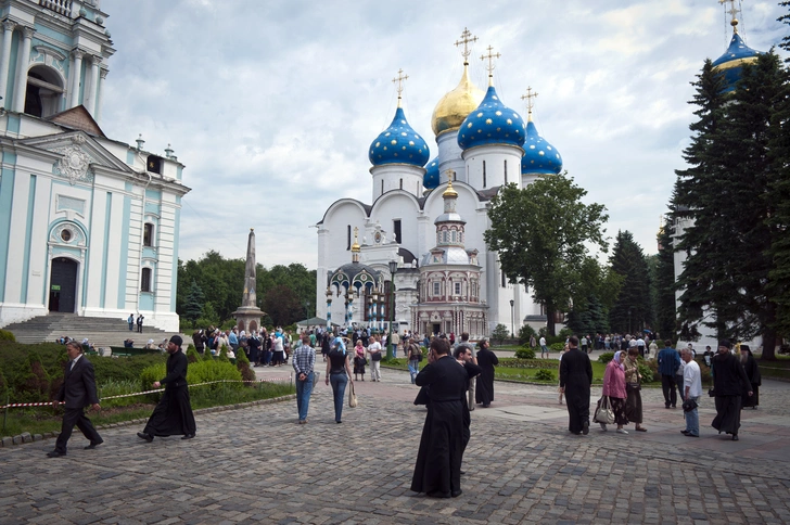 Послушник с коронавирусом сжег себя на ступенях храма