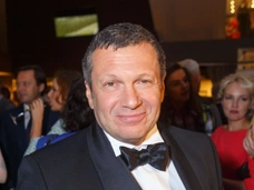 «Приличных слов нет!»: Владимир Соловьев отреагировал на афиши с Максом Барских по Москве