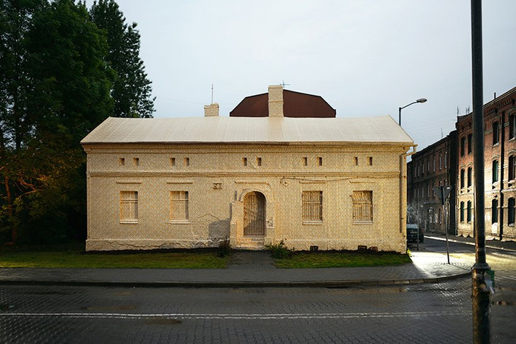 В Польше обклеили обоями историческое здание