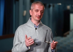 «Мастер театральных извращений»: Шахназаров разнес Богомолова, предложившего простить звезд-беглецов
